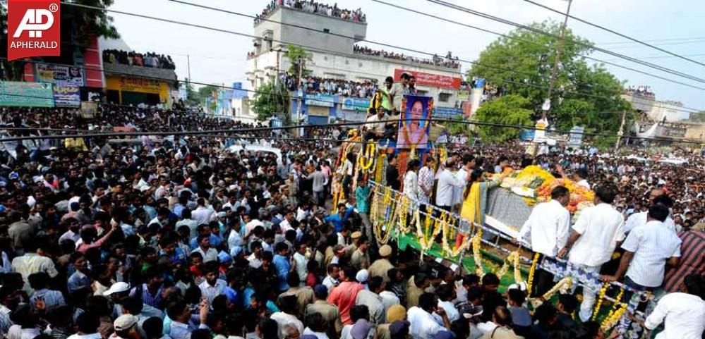 Shobha Nagi Reddy Funerals at Allagadda Pics