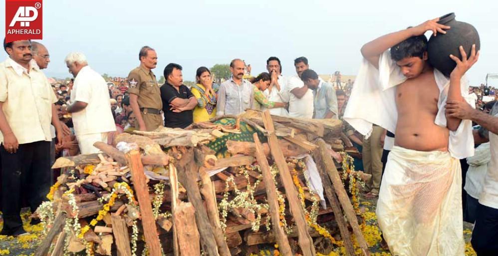 Shobha Nagi Reddy Funerals at Allagadda Pics