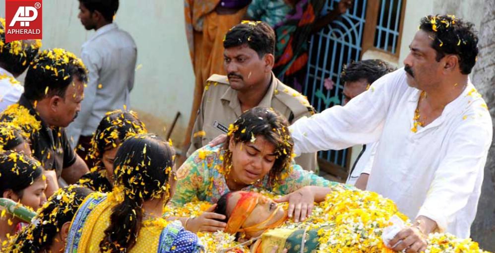 Shobha Nagi Reddy Funerals at Allagadda
