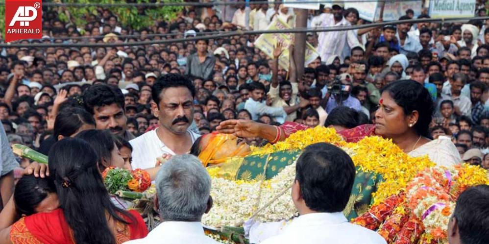 Shobha Nagi Reddy Funerals at Allagadda