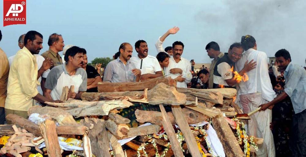 Shobha Nagi Reddy Funerals at Allagadda