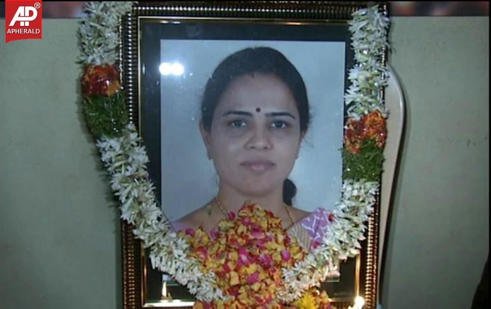 Shobha Nagi Reddy Funerals at Allagadda