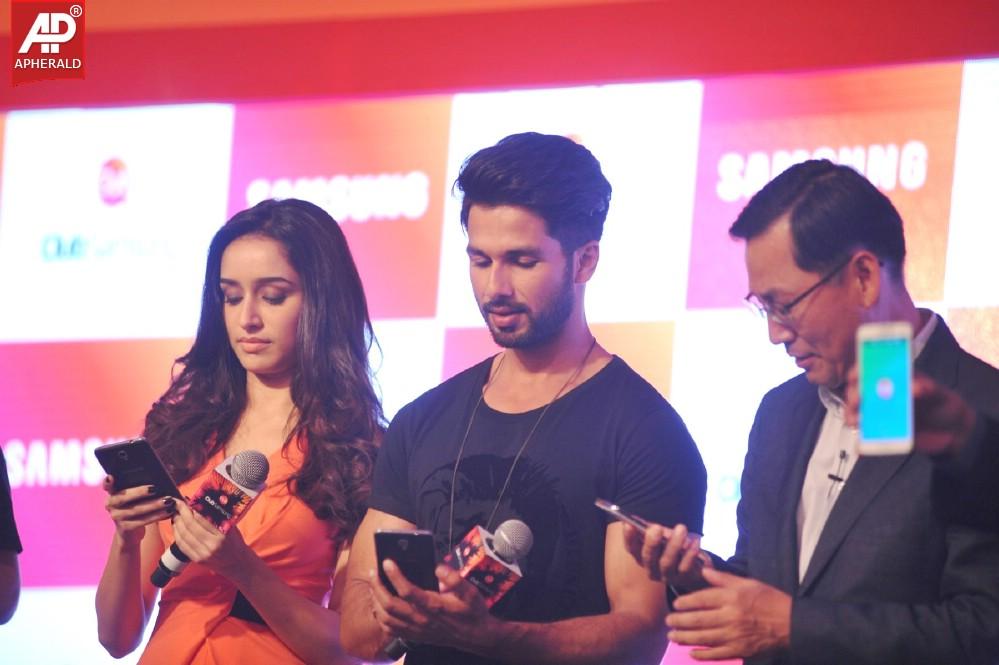 Shahid Kapoor n Shraddha Kapoor Launch Club Samsung