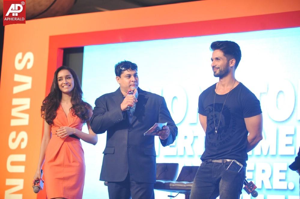 Shahid Kapoor n Shraddha Kapoor Launch Club Samsung