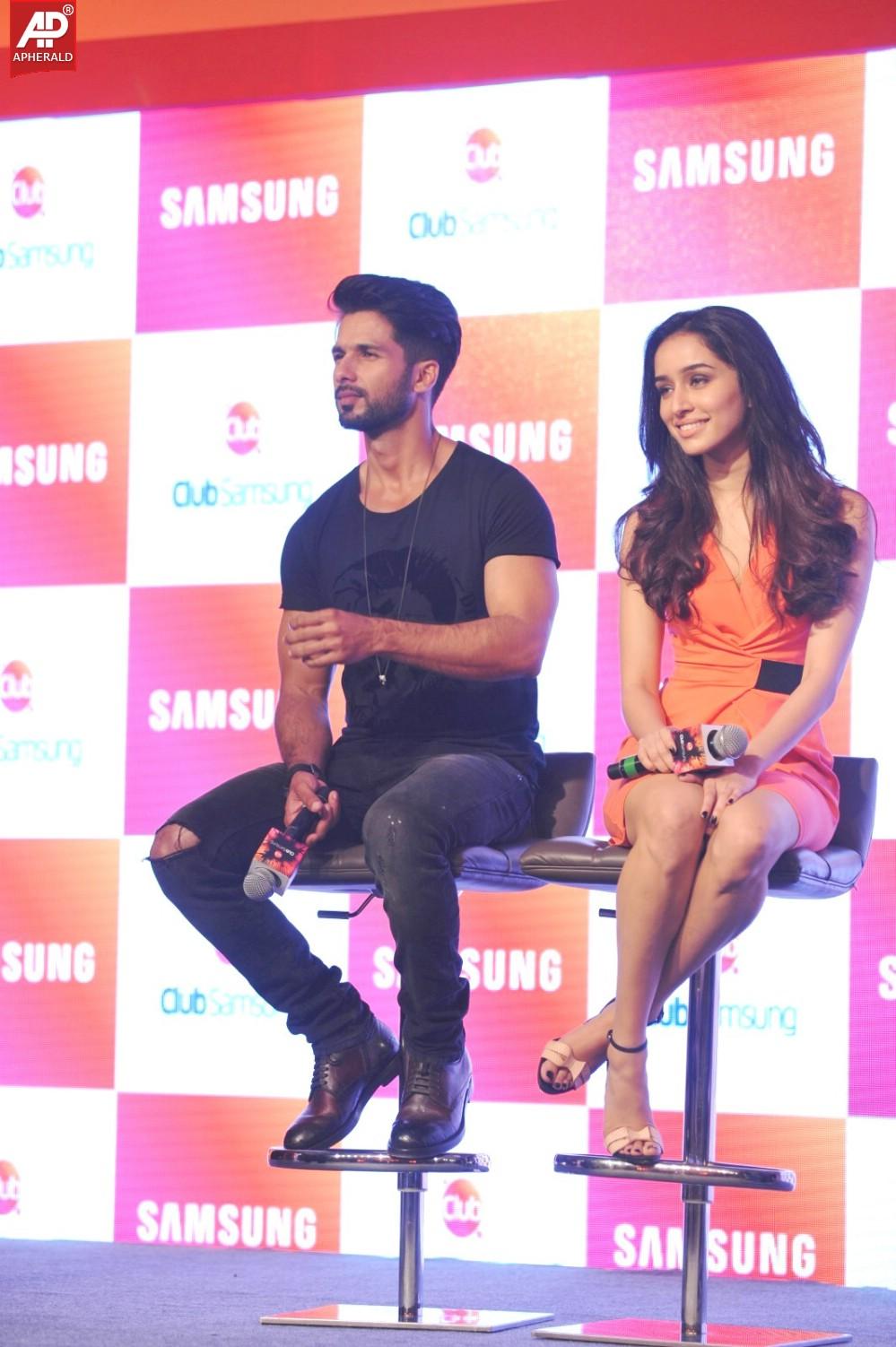 Shahid Kapoor n Shraddha Kapoor Launch Club Samsung