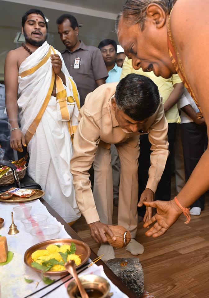 Shri NCBN at AP secretariat inaugurating his new chambers