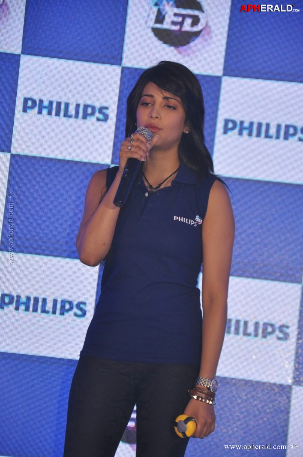 Shruti Hassan Launches Philips LED Light