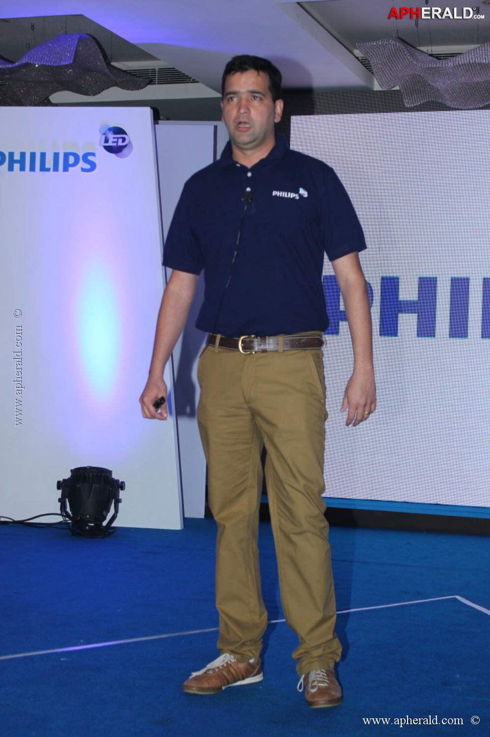 Shruti Hassan Launches Philips LED Light