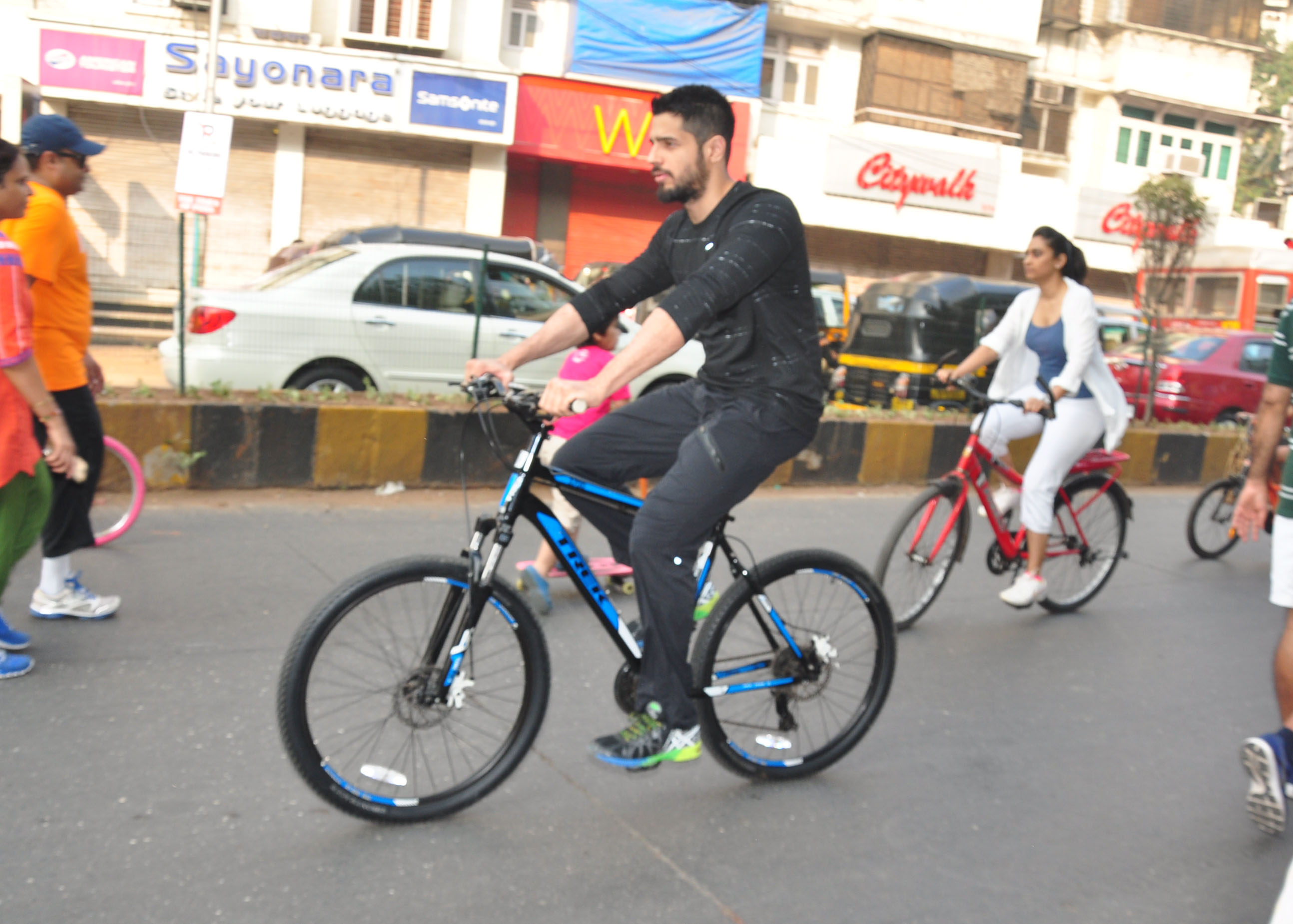 Sidharth Malhotra Cycles at The Equal Street Movement