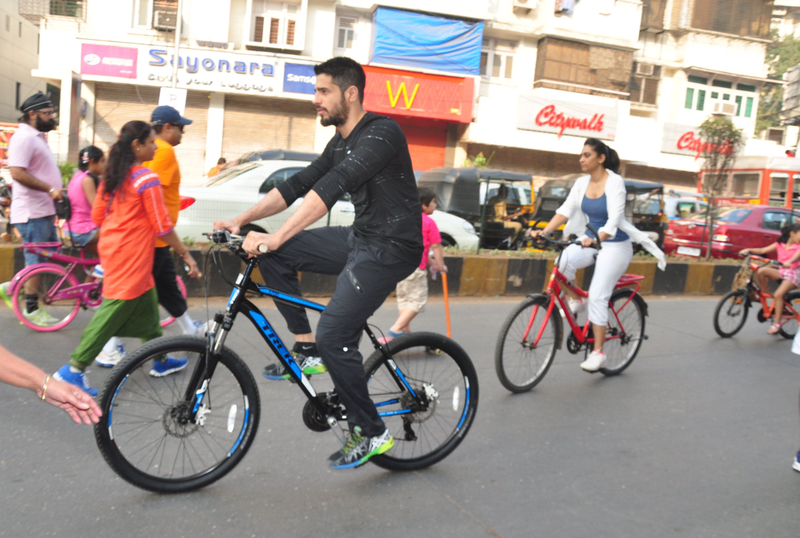 Sidharth Malhotra Cycles at The Equal Street Movement