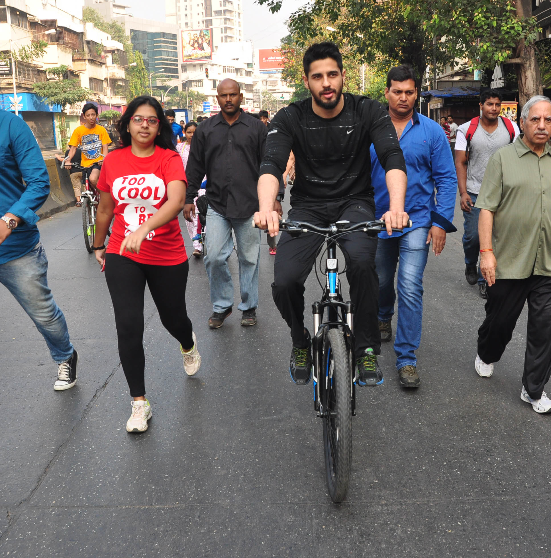 Sidharth Malhotra Cycles at The Equal Street Movement