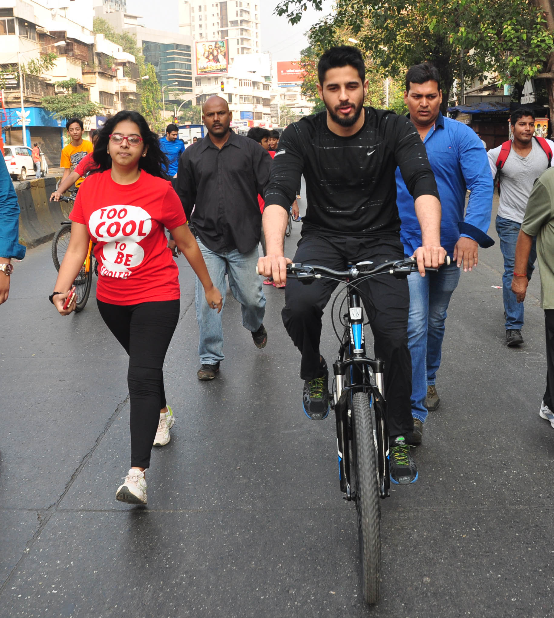 Sidharth Malhotra Cycles at The Equal Street Movement