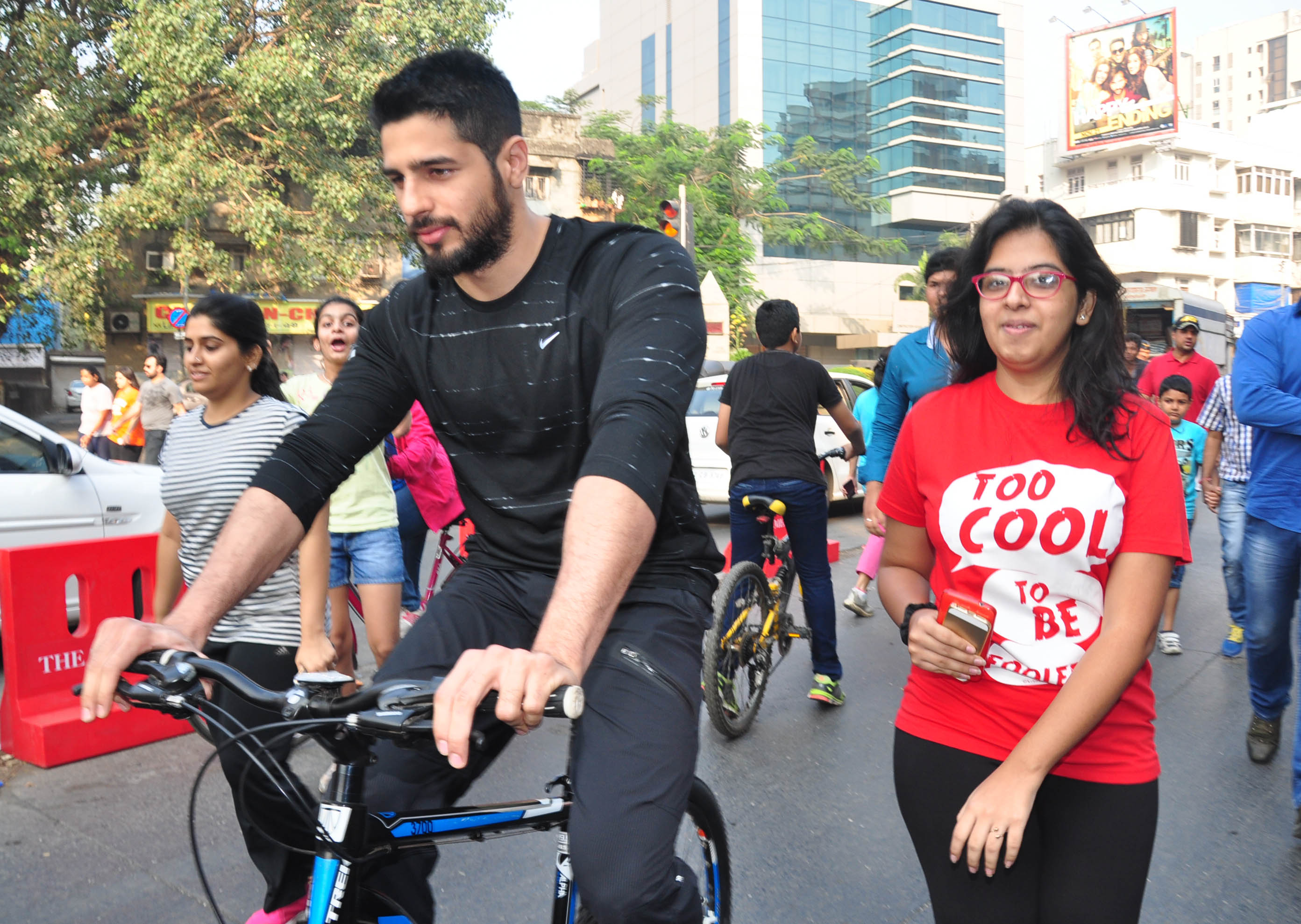 Sidharth Malhotra Cycles at The Equal Street Movement