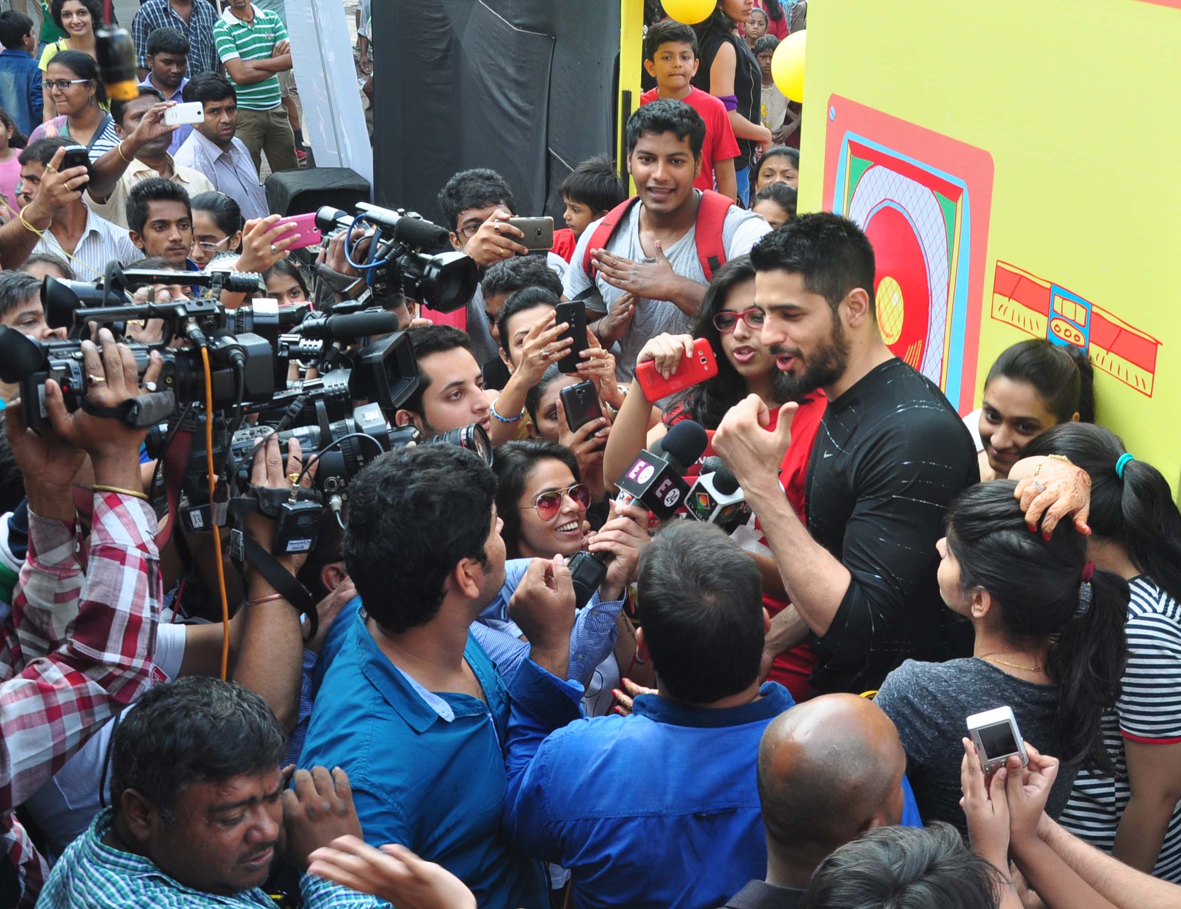 Sidharth Malhotra Cycles at The Equal Street Movement