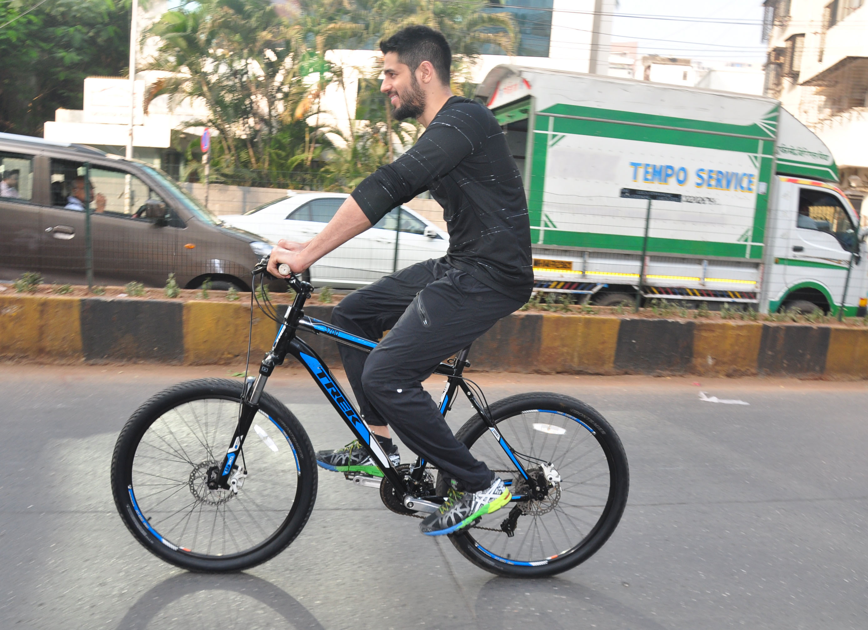 Sidharth Malhotra Cycles at The Equal Street Movement