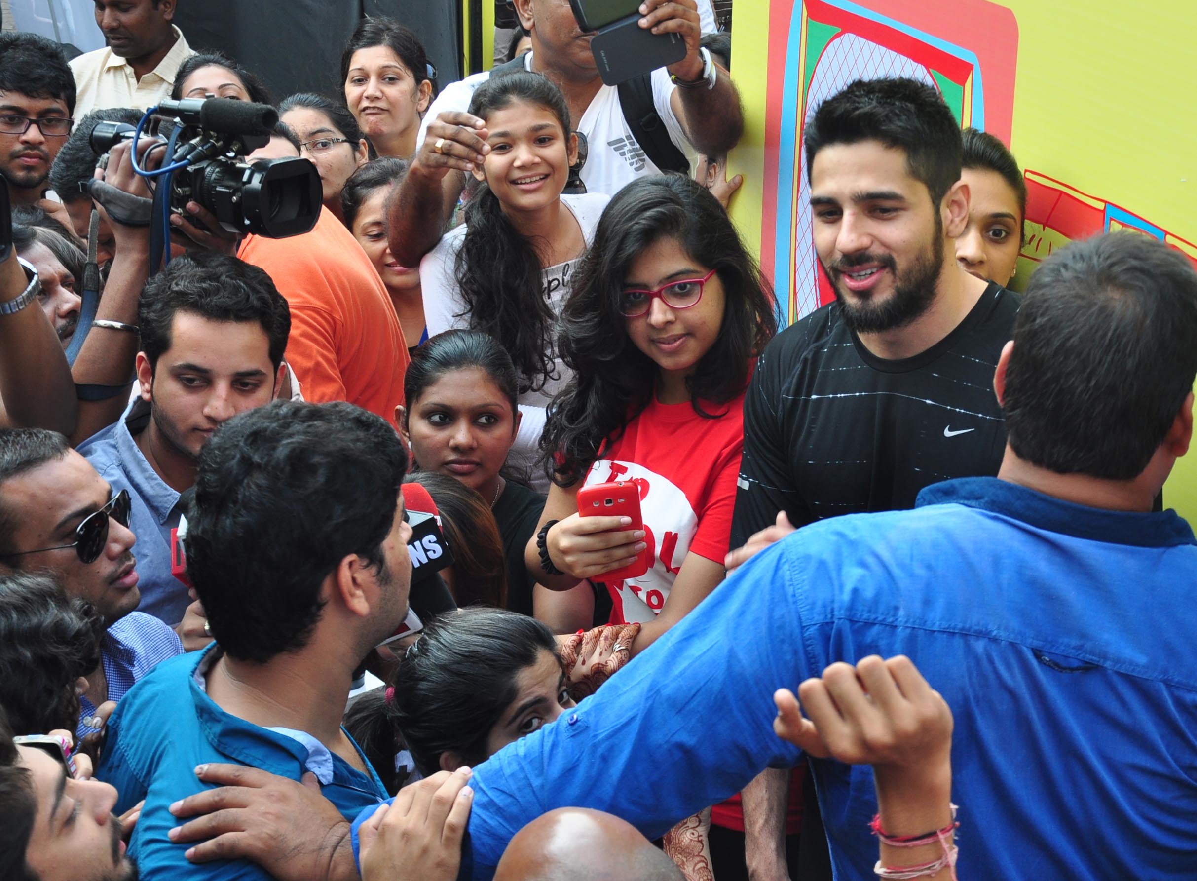 Sidharth Malhotra Cycles at The Equal Street Movement