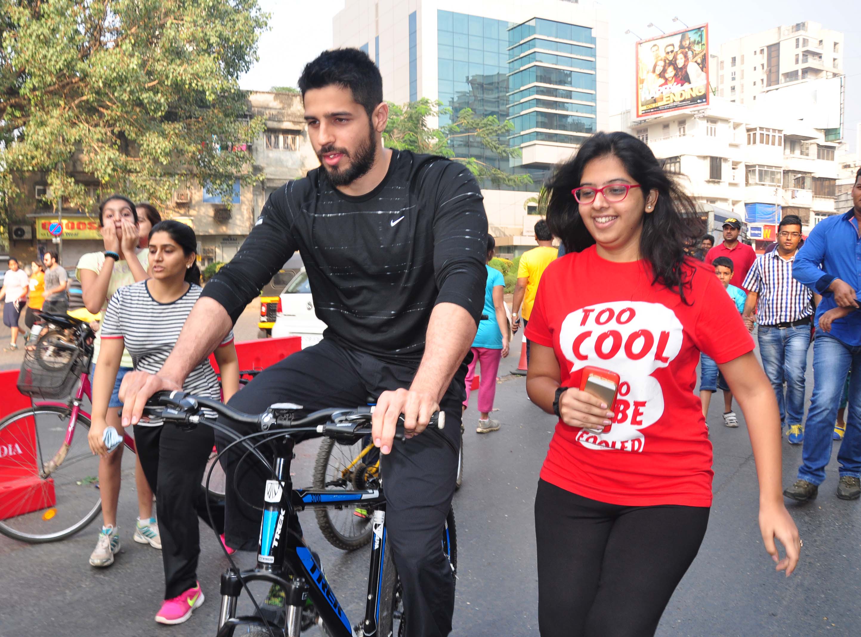 Sidharth Malhotra Cycles at The Equal Street Movement