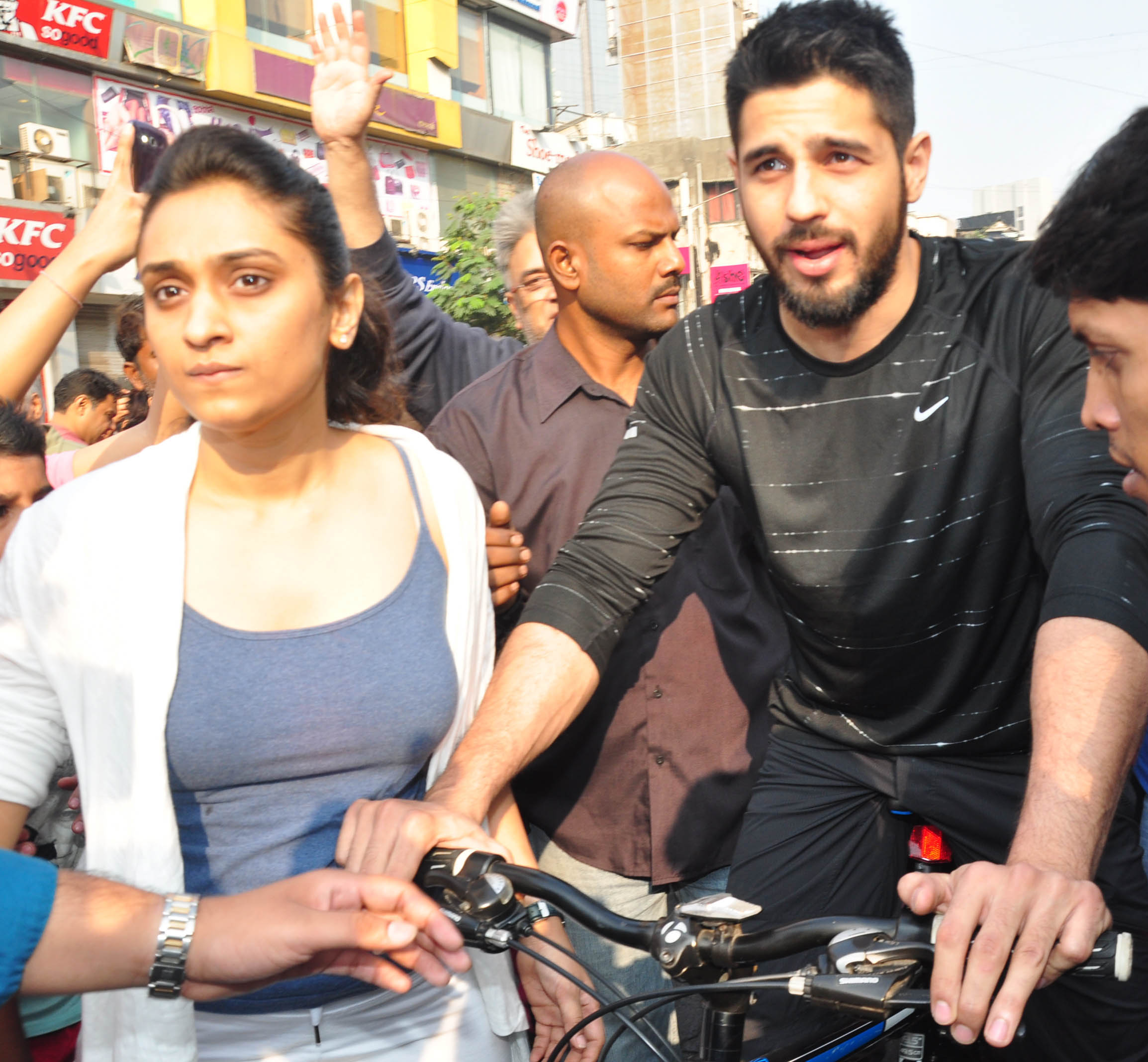 Sidharth Malhotra Cycles at The Equal Street Movement