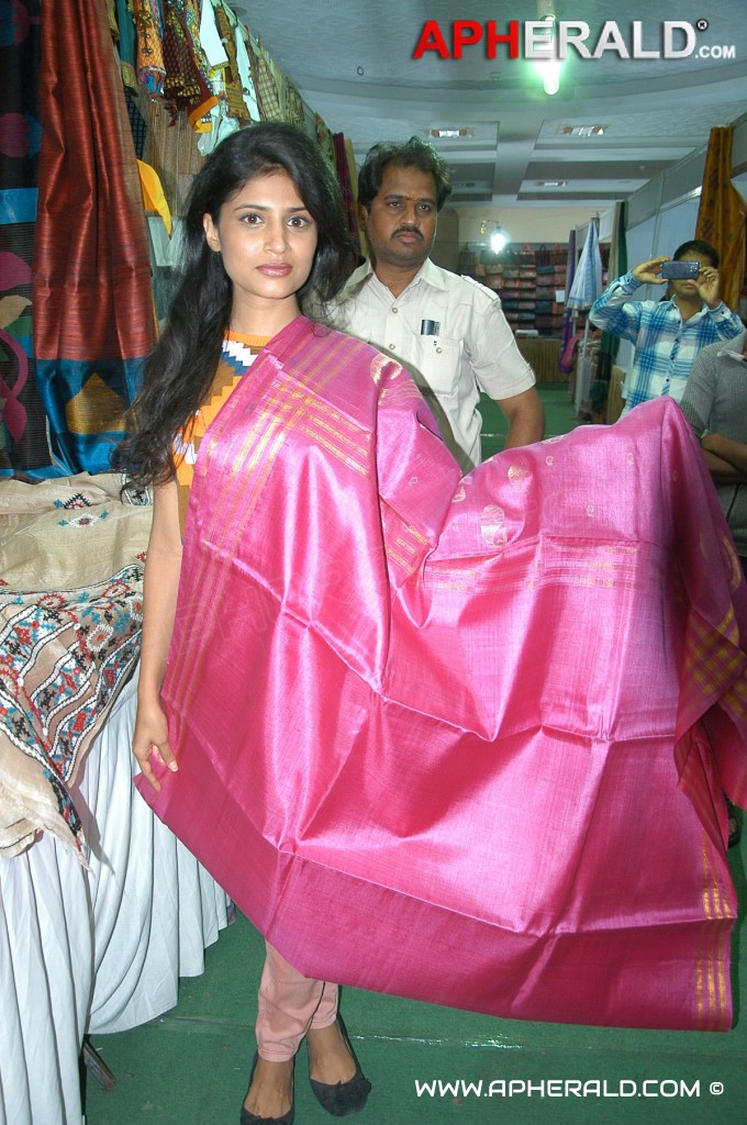 Swetha Pandit Launch Silk of India Exhibition