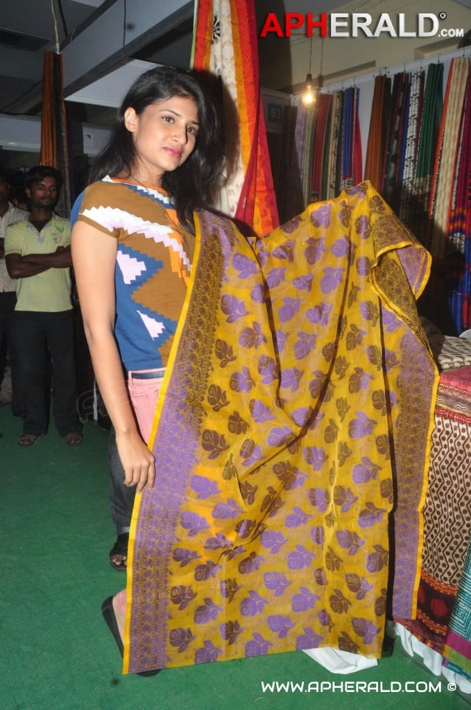 Swetha Pandit Launch Silk of India Exhibition