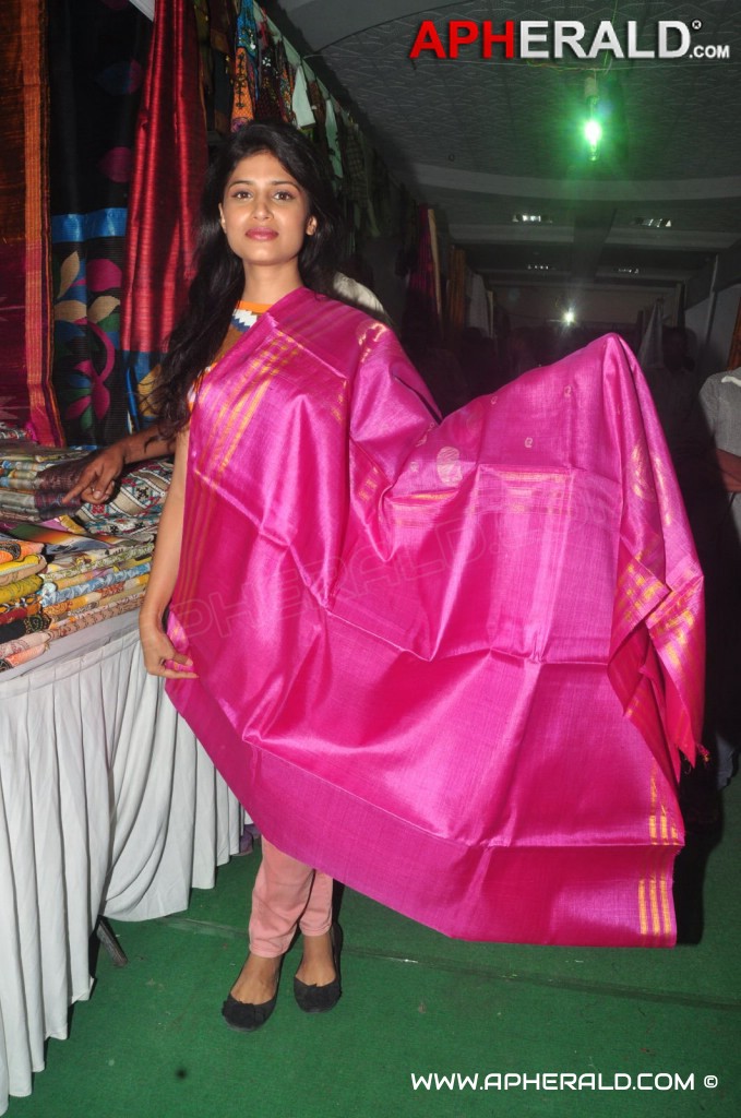 Swetha Pandit Launch Silk of India Exhibition