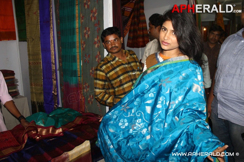 Swetha Pandit Launch Silk of India Exhibition