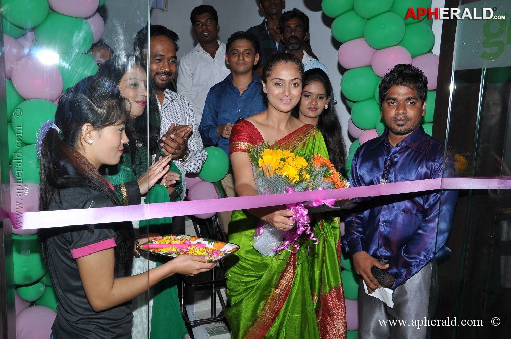 Simran launches Green Trends 137th Salon