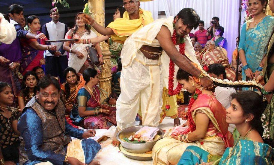 Singer Deepu And Swathi Wedding Photos