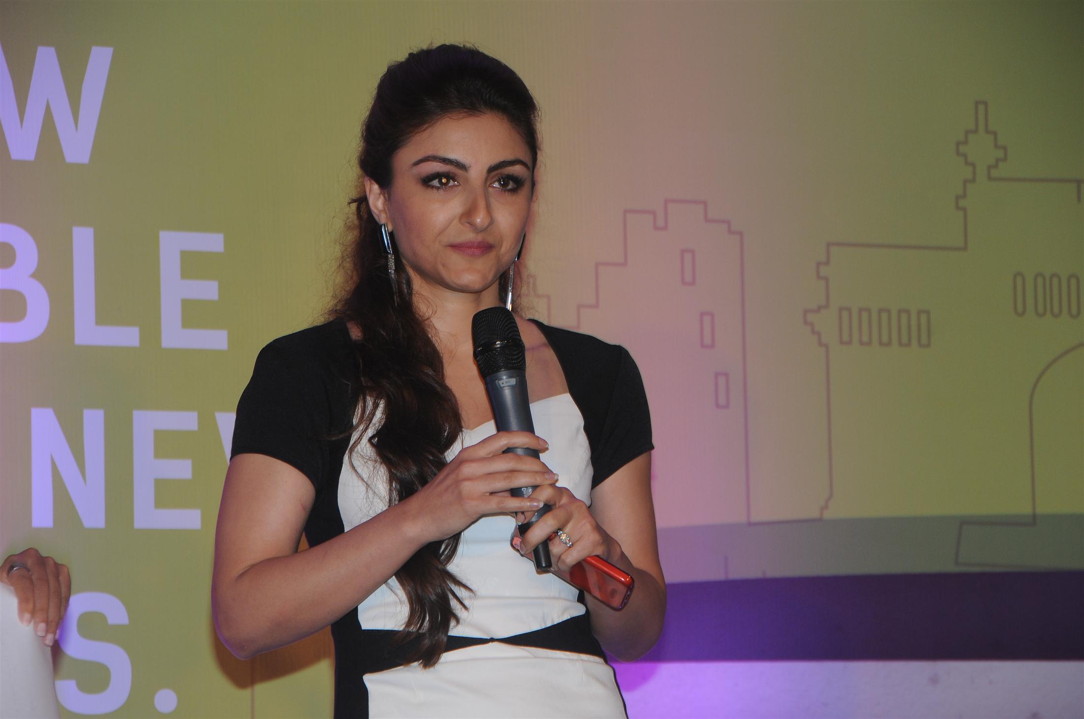 Soha Ali Khan Launch Ola Cabs Smart App