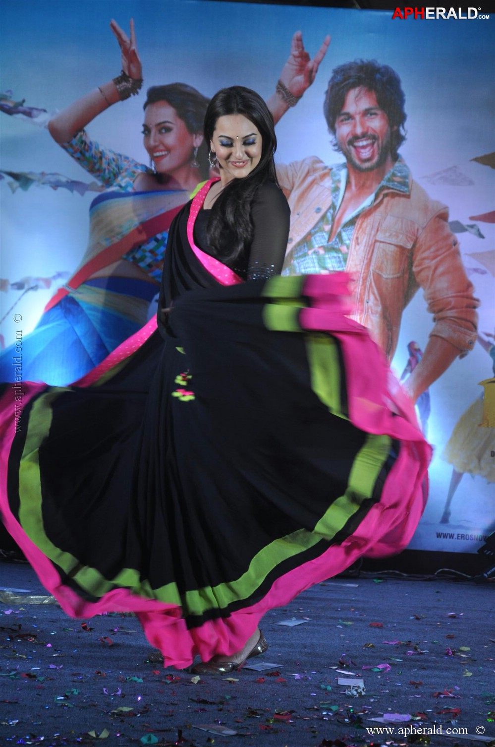 Sonakshi Sinha at R… Rajkumar music launch