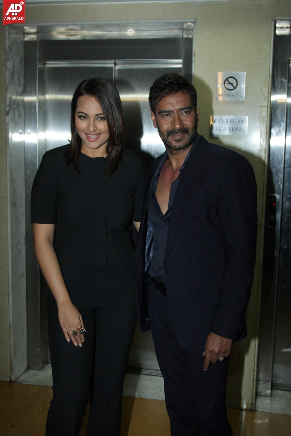 Ajay Devgn With Sonakshi Sinha On The Sets Of KBC