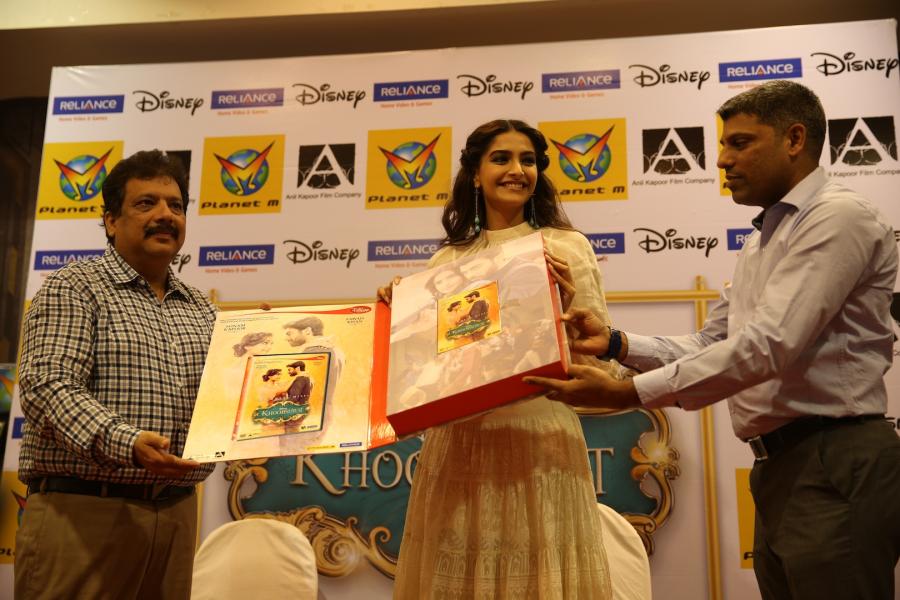 Sonam Kapoor Launches Khoobsurat DVD