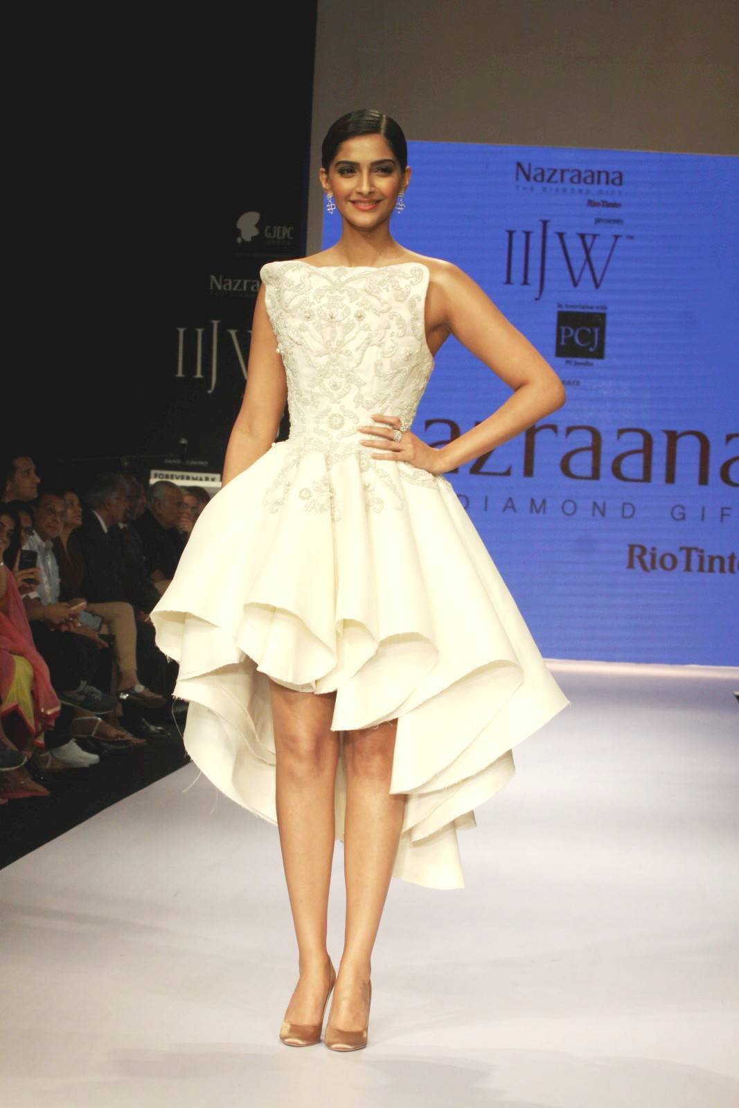 Sonam Kapoor Ramp Walk Stills At IIJW 2014