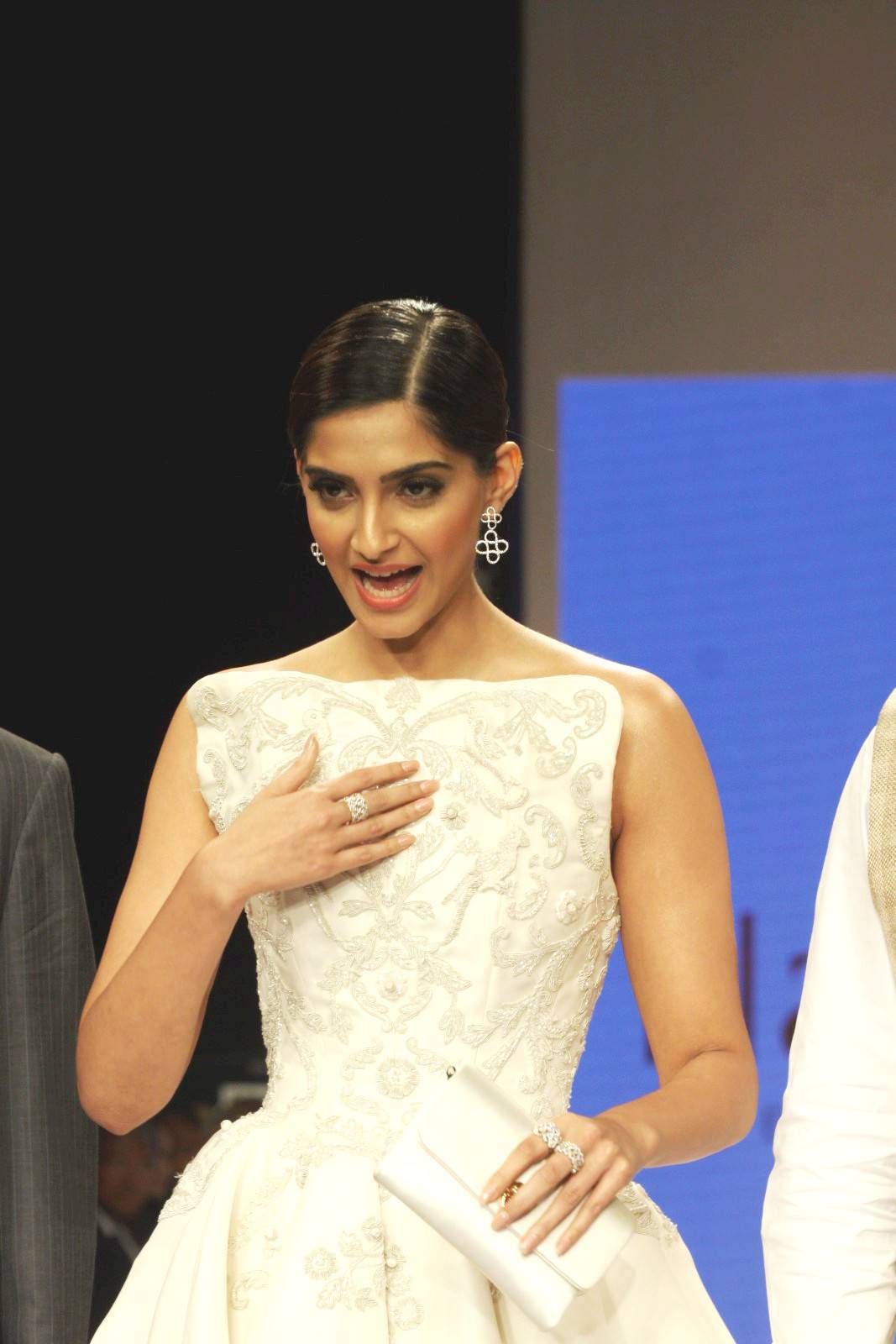 Sonam Kapoor Ramp Walk Stills At IIJW 2014