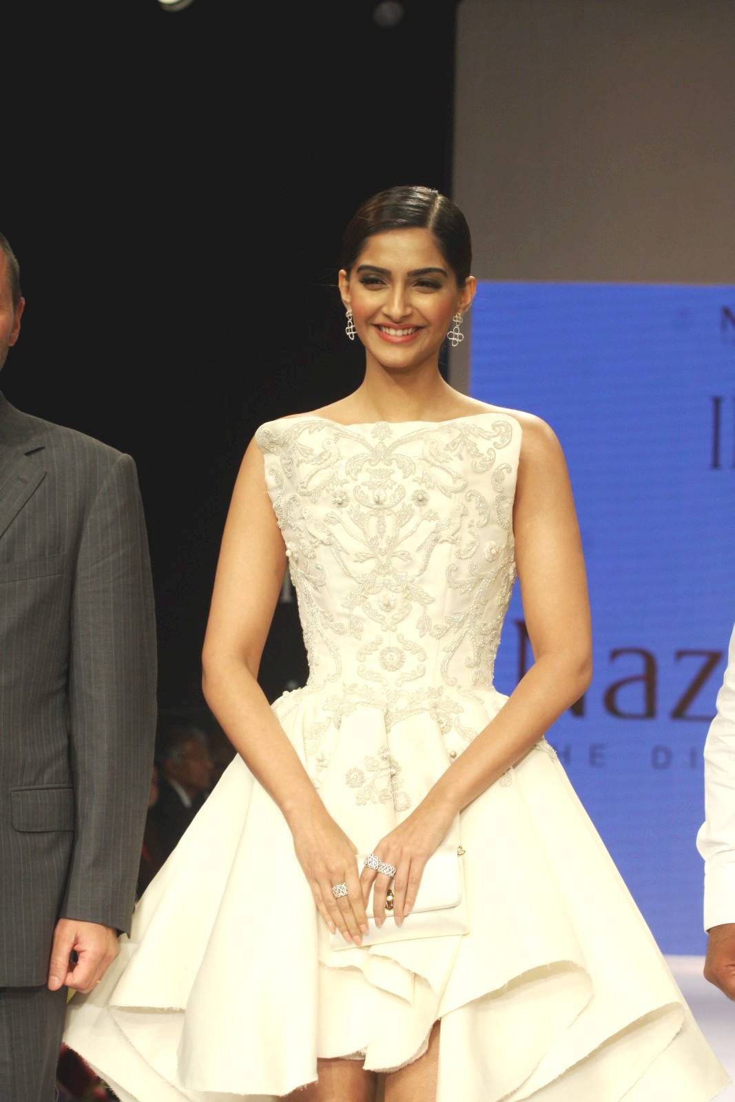 Sonam Kapoor Ramp Walk Stills At IIJW 2014