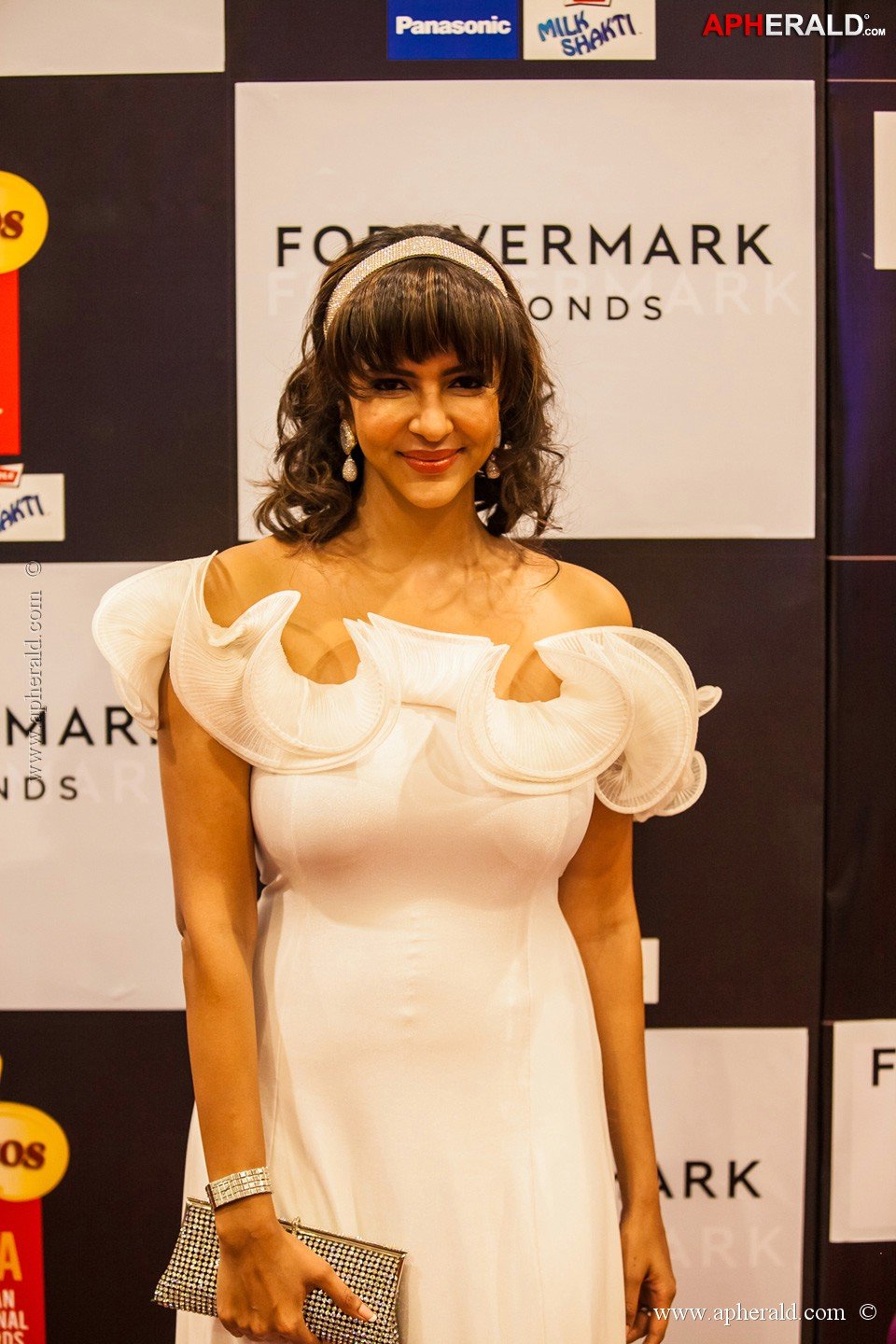 img.imagetwist.com imagesize:960x1440 25 Bollywood news, reviews, photos, videos and more.
