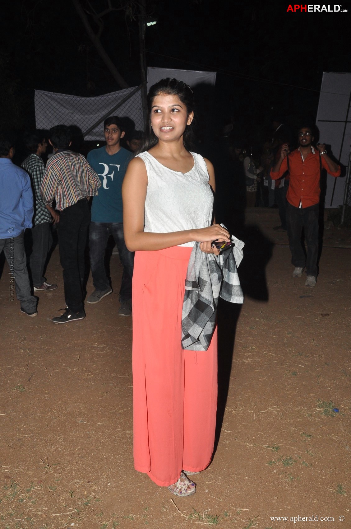 Sri Ramachandra troupe rocks with live concert