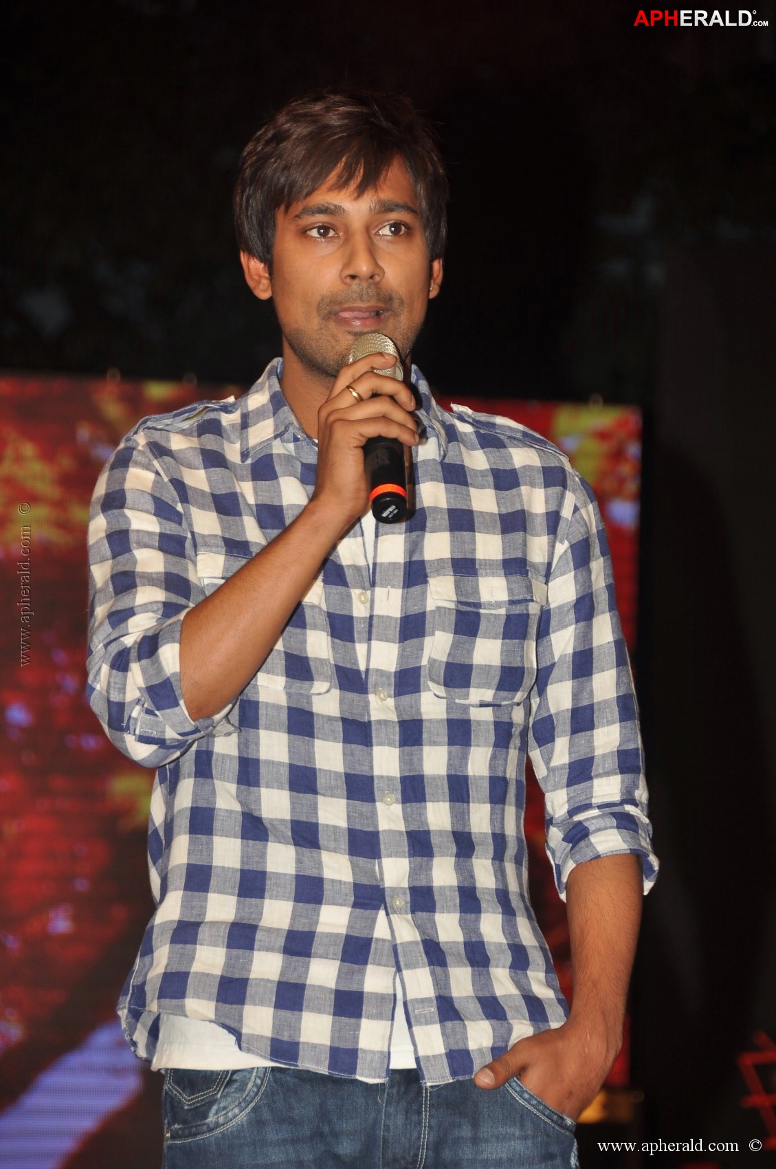 Sri Ramachandra troupe rocks with live concert