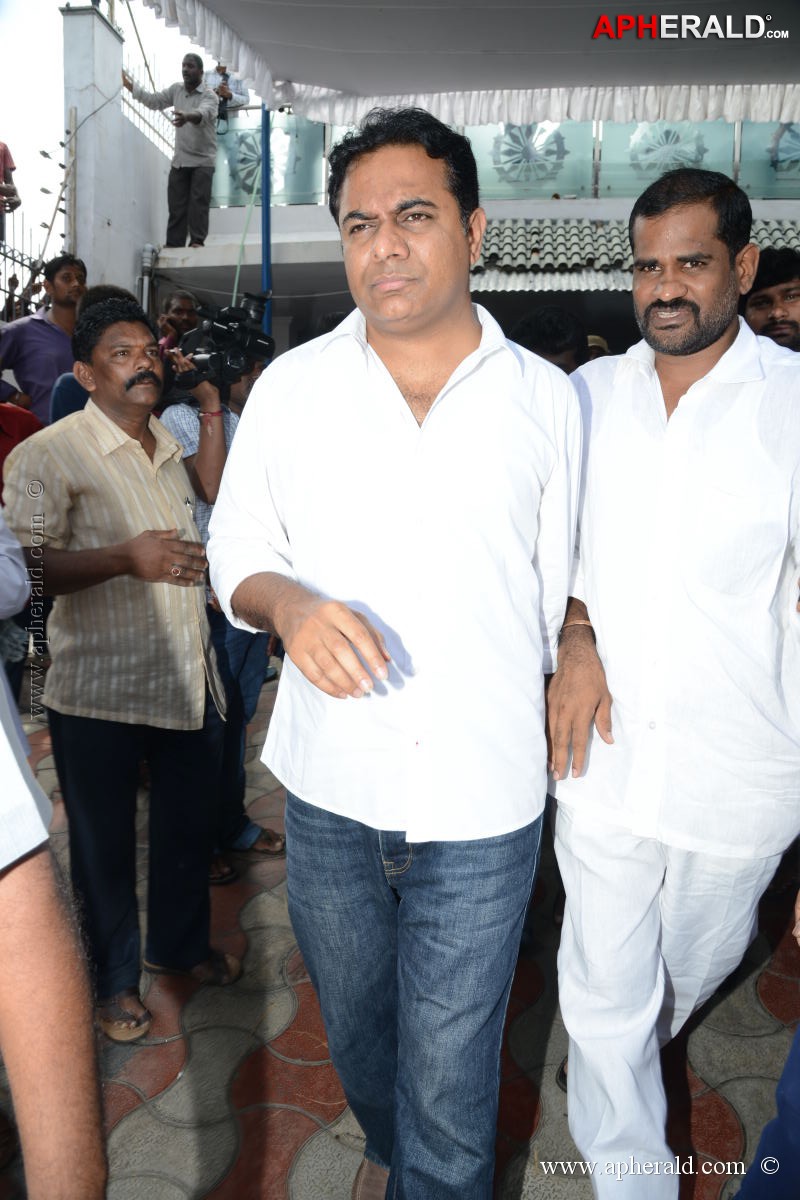 Srihari Condolence Photos 4
