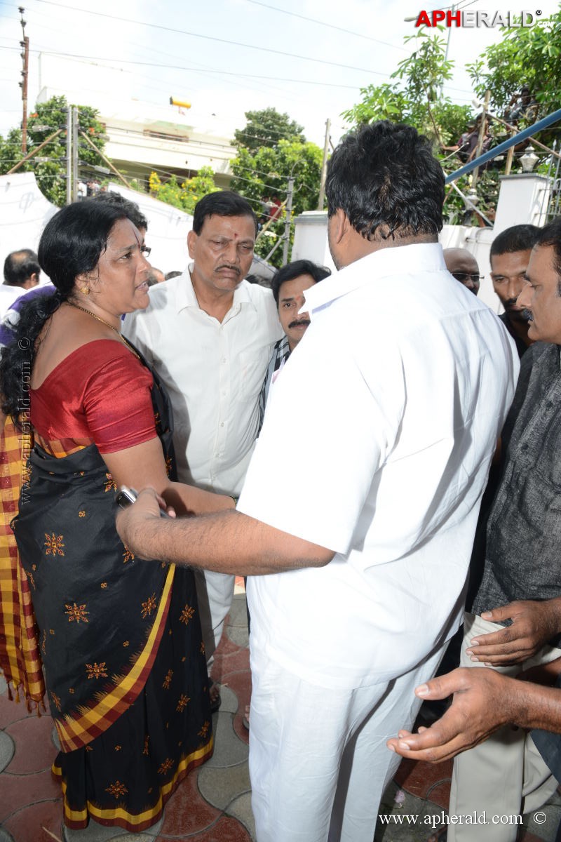 Srihari Condolence Photos 4