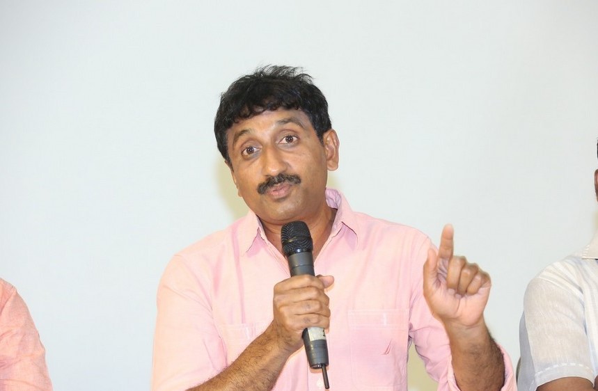 Srinu Vaitla Controversy Press Meet