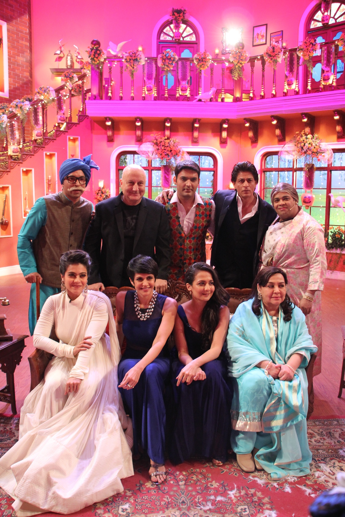 SRK and Kajol Shoot DDLJ 1000 weeks for CNWK