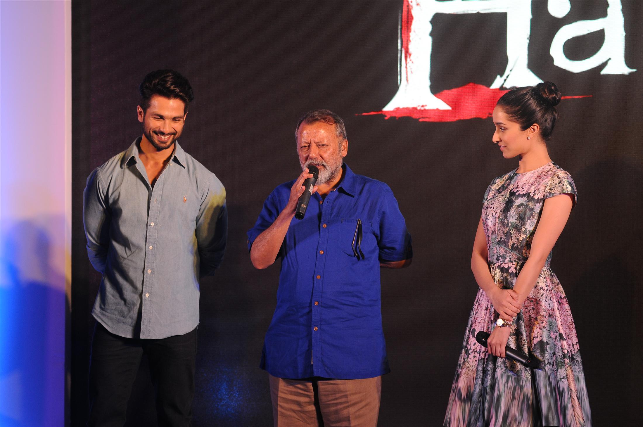 Stars At Launch of Book Haider Omkara Maqbool