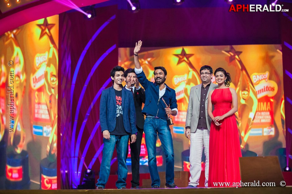 Stars at SIIMA 2013 Awards 5