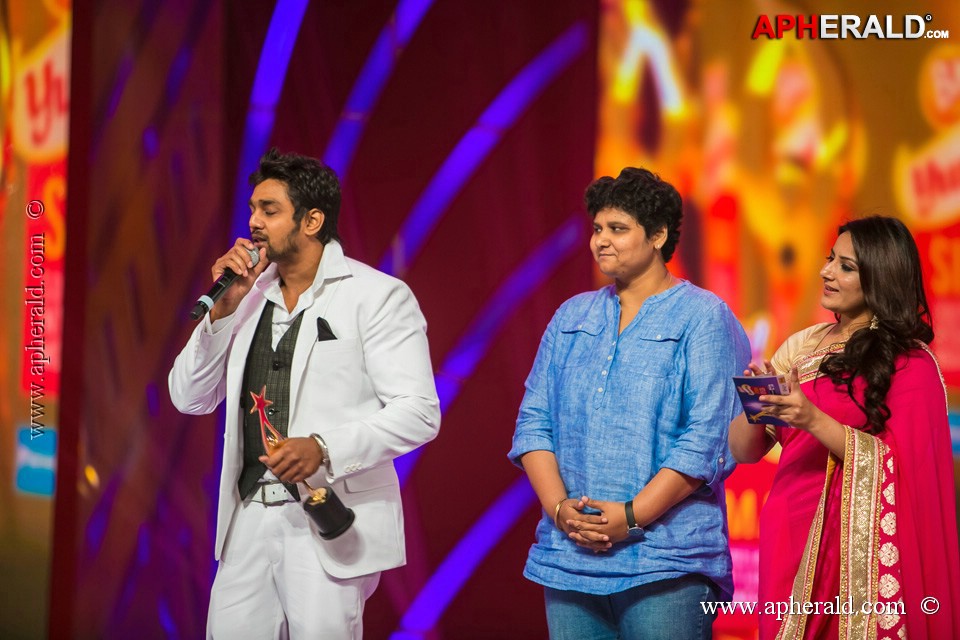 Stars at SIIMA 2013 Awards 5