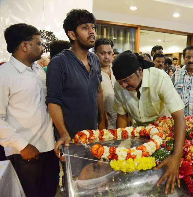 Stars Pay Tribute To Movie Moghul Ramanaidu