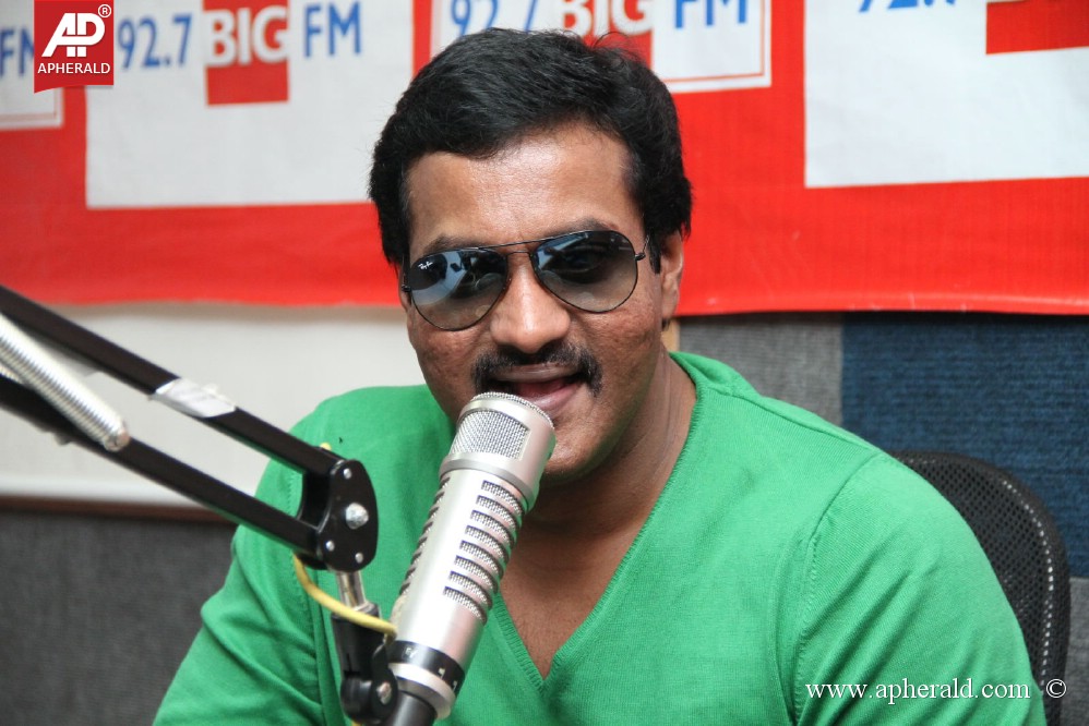 Sunil at 92.7 Big Fm