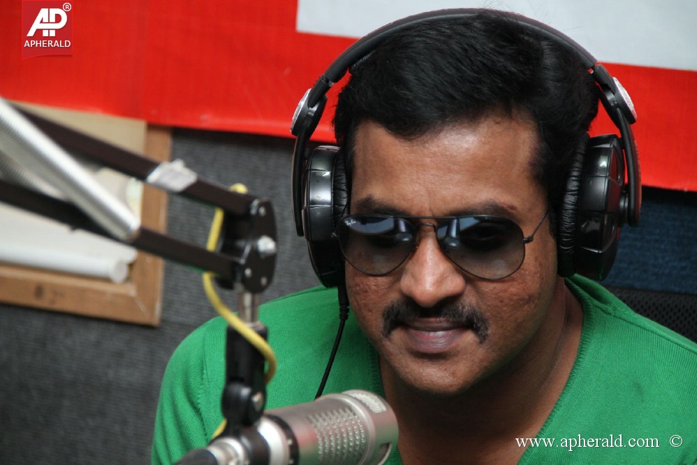 Sunil at 92.7 Big Fm