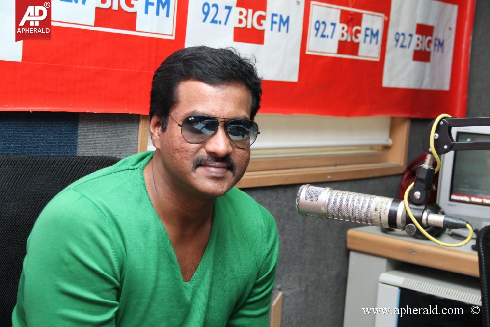 Sunil at 92.7 Big Fm