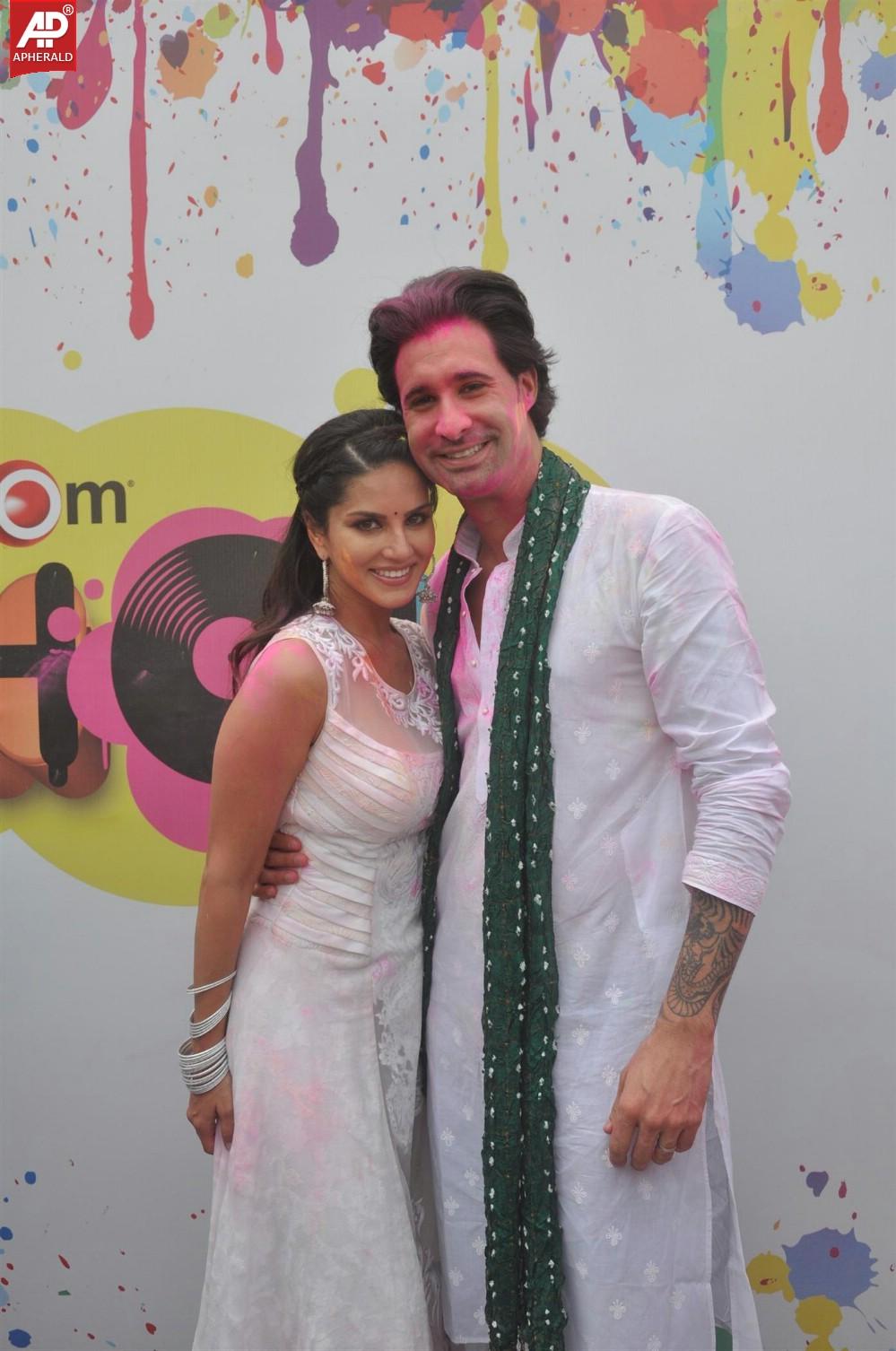 Sunny Leone Bolly Celebs at Zoom Holi Party